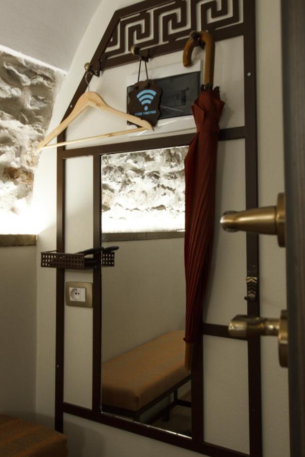 Ss Kekezi Hotel Gjirokastër