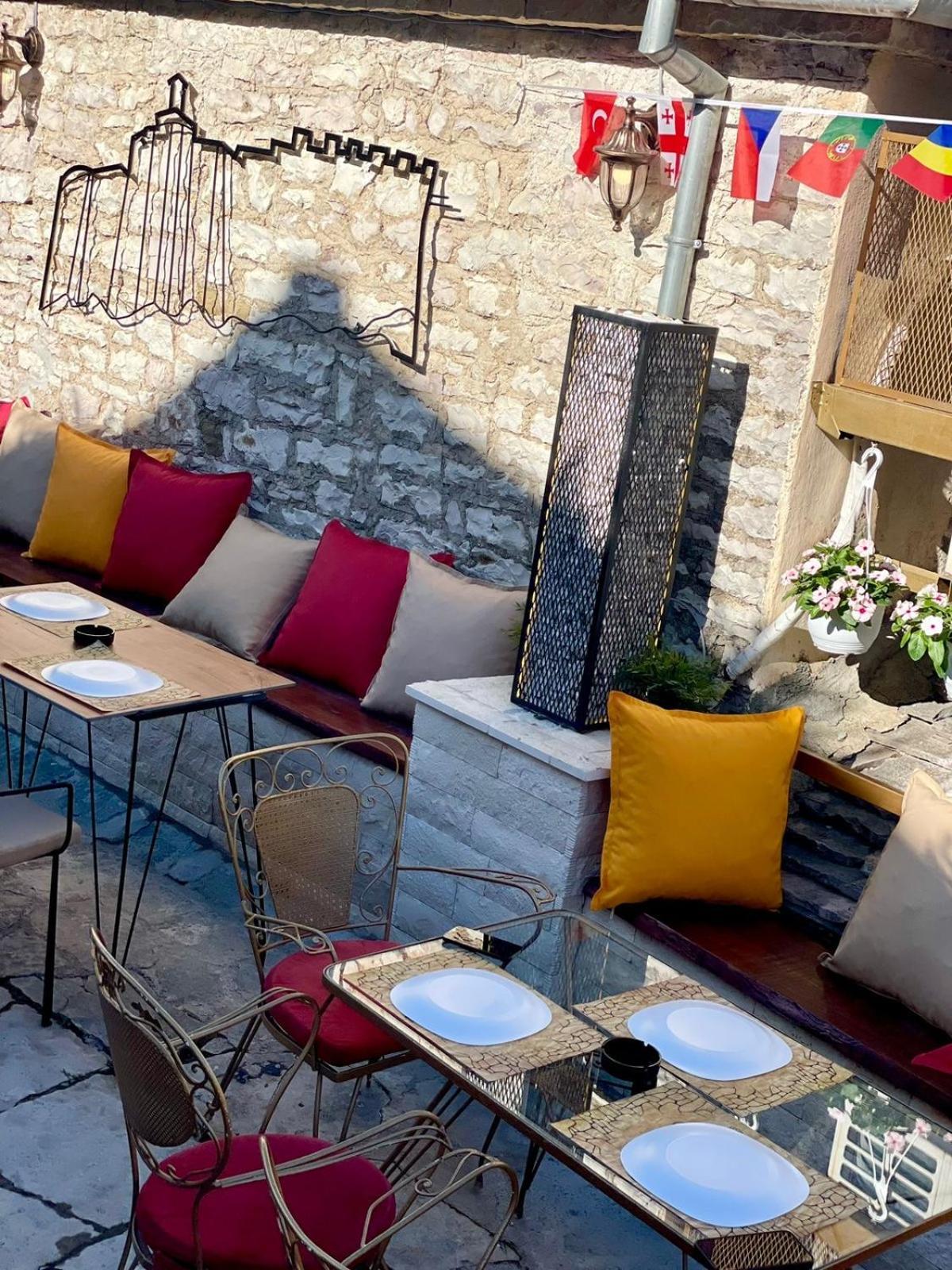 Ss Kekezi Hotel Gjirokastër